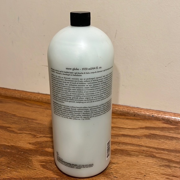 Philosophy Mega Size 64 oz Snow Glove Shower Gel, Shampoo & Bubble Bat - Picture 6 of 6